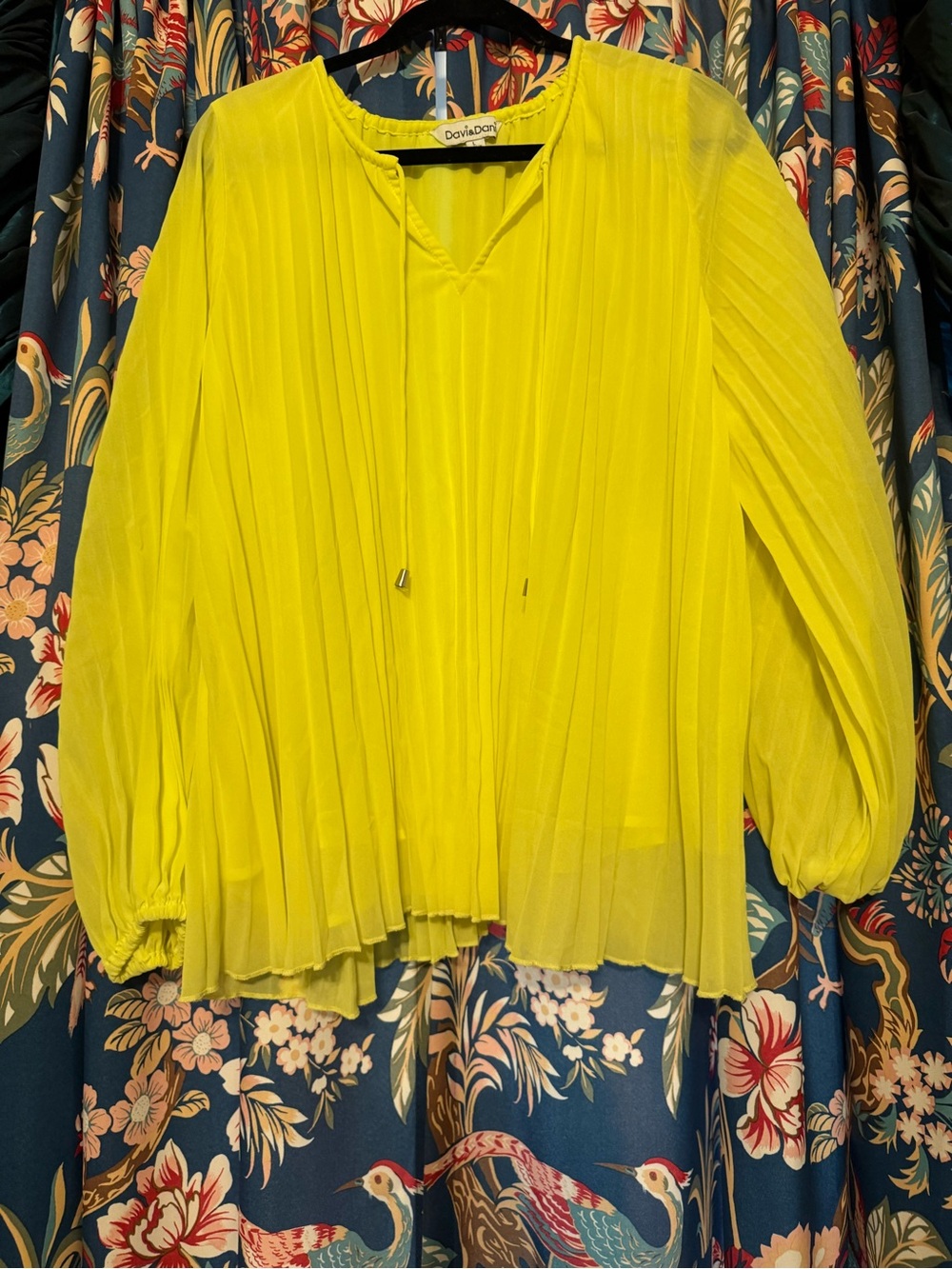 DAVI & DANI Bright Yellow Pleated V Neck Tunic Blouse L